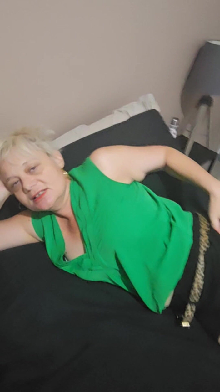 Sofy13: Hej, Slå Dig Ner I Sängen, Jag Har Fittan I...