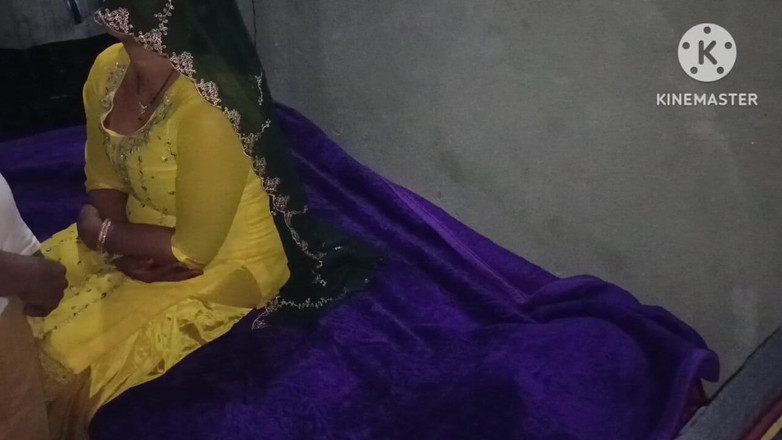 Savita5343: 姐夫晚上和小嫂子玩得很开心