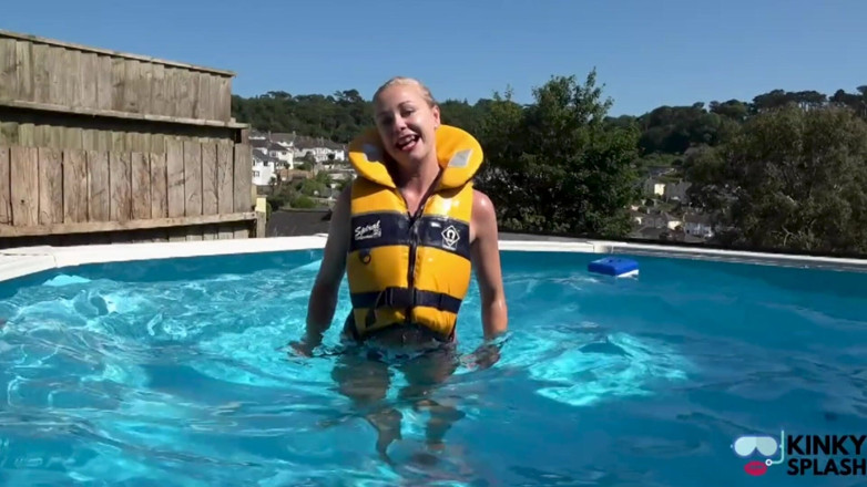 UKCuteGirl Lucy Lauren: tait laiphjaiket tiz - pool men bikni bret