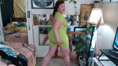 dawnskye1962: 996 Sexy a zábavná Dawnskye modeluje své letní šaty, pod ní...