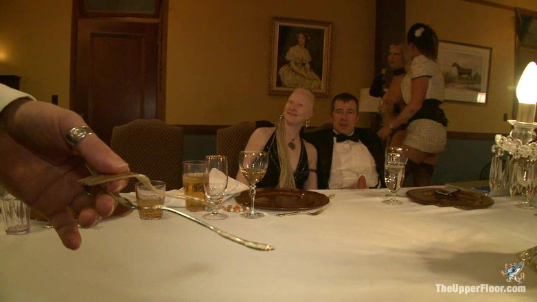 The Upper Floor by Kink: Hausessen und sklaven-einweihung