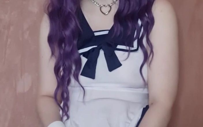 kyu_misa: Cewek sange ini lagi asik muasin memeknya pakai dildo favoritnya