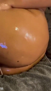 Rubbing Spanking Oiling My Big Booty