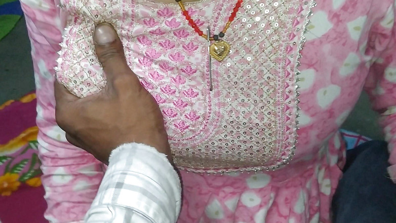 Shahilsingh119: Oggi non c'era nessuno in casa, ho chiamato fidanzata