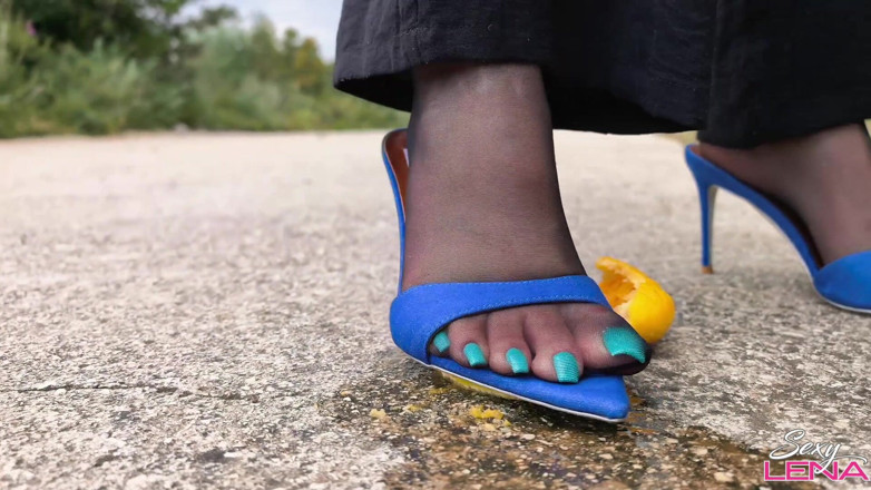 Goddess Lena: Crushing in Heels