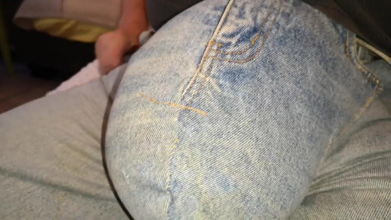 Monster_Meat_: Estrema rigonfia in jeans