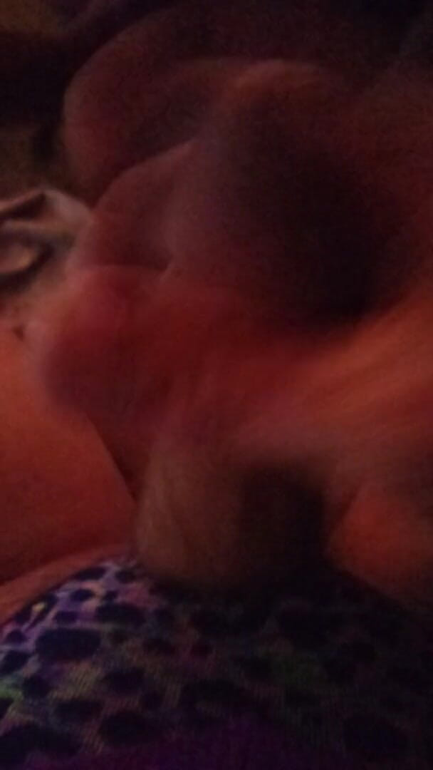 HornyBvisalia: Acariciando me masturbando, meu grande pau duro precisa de buceta