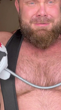 Il metallo fetish lycra si piega con sega e mangiata di sborra