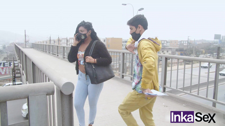 Inka productions: Bailarina seduce a una chica negra peruana