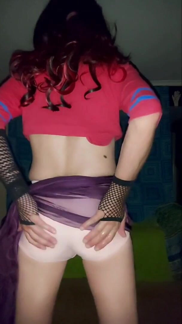 Lizzaali: Bit of playing in my pink shorts