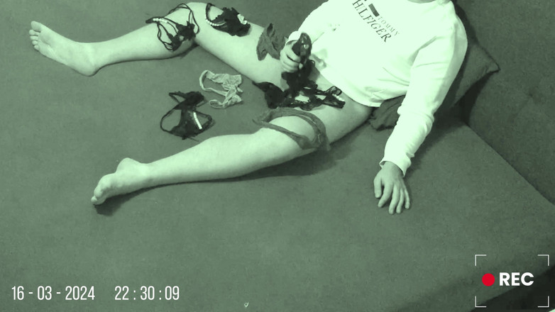 Lucas Nathan King: Sniffing Step-sisters Panties