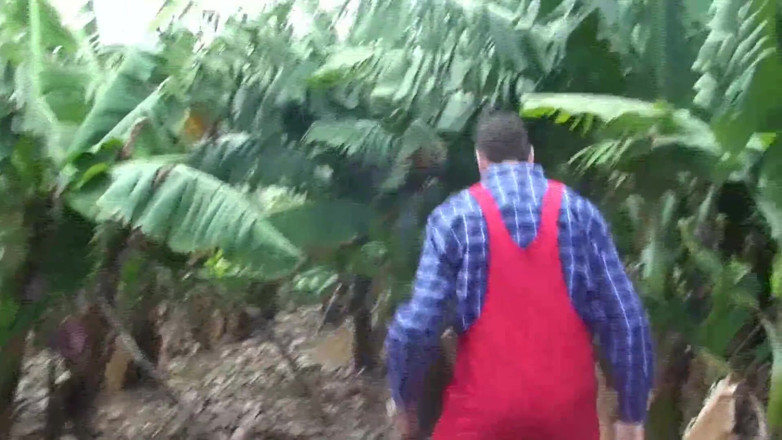 German amateur - 100% German hardcore videos: Fantastisches schätzchen hüpft auf dem großen und harten schwanz des...