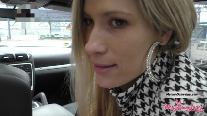 Mellybunnyluder: Blowjob during carwash