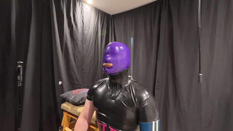 The Izars: Restricted Latex's First Visit to Me
