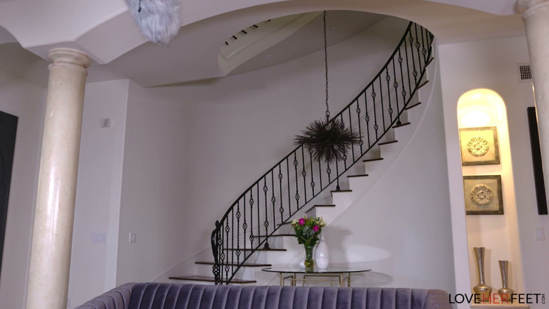 Loveherfeet: Sneaky Foot Video