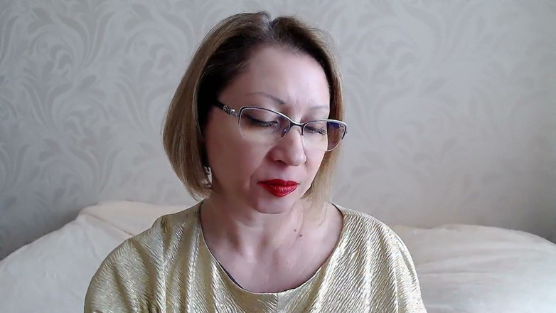 Dream Factory: Aplicación de lápiz labial rojo