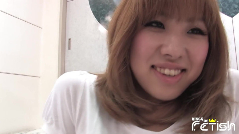 Pure Japanese adult video ( JAV): Japanse meid krijgt haar geschoren poesje tevreden met speelgoed na...