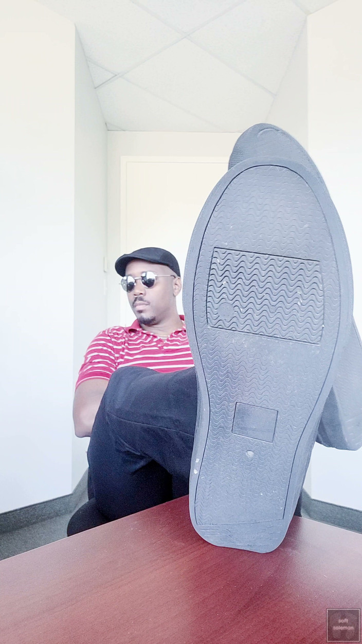 Soft Soleman: Male Soles in the Office (6) (2026)