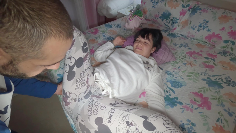Chubby big booty: Min stora röv styvmamma älskar min sperma i hennes stora fitta