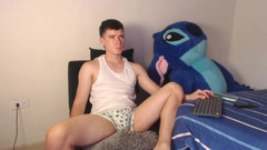 Icyhot707: 라틴계 큰 젊은 선수들이 바지 위에서 자위하다