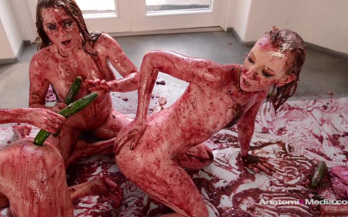 Anatomik Media: Špinavé dívky: Koláč děvky