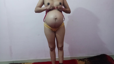 Suhani: Pizdă indiană bhabi sexy cu pamping