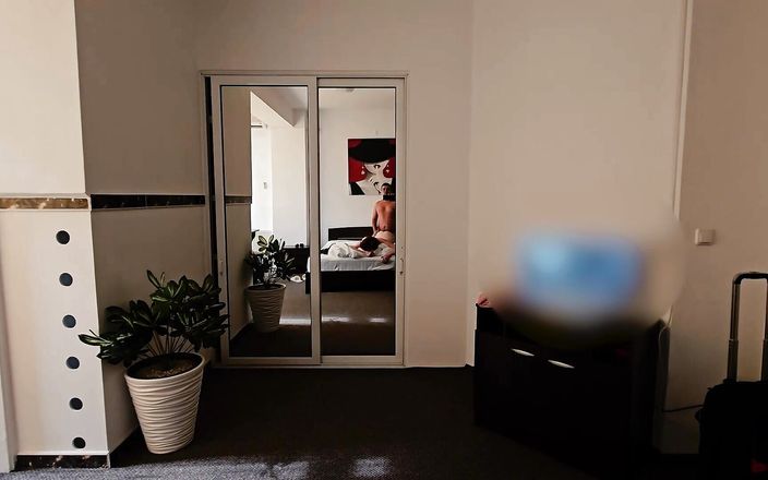 Ogya couple: Kompilace ošukaná v hotelovém pokoji