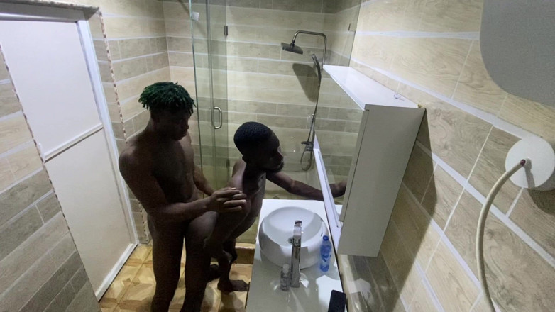 Blackthug20k: Ne ho bisogno in bagno