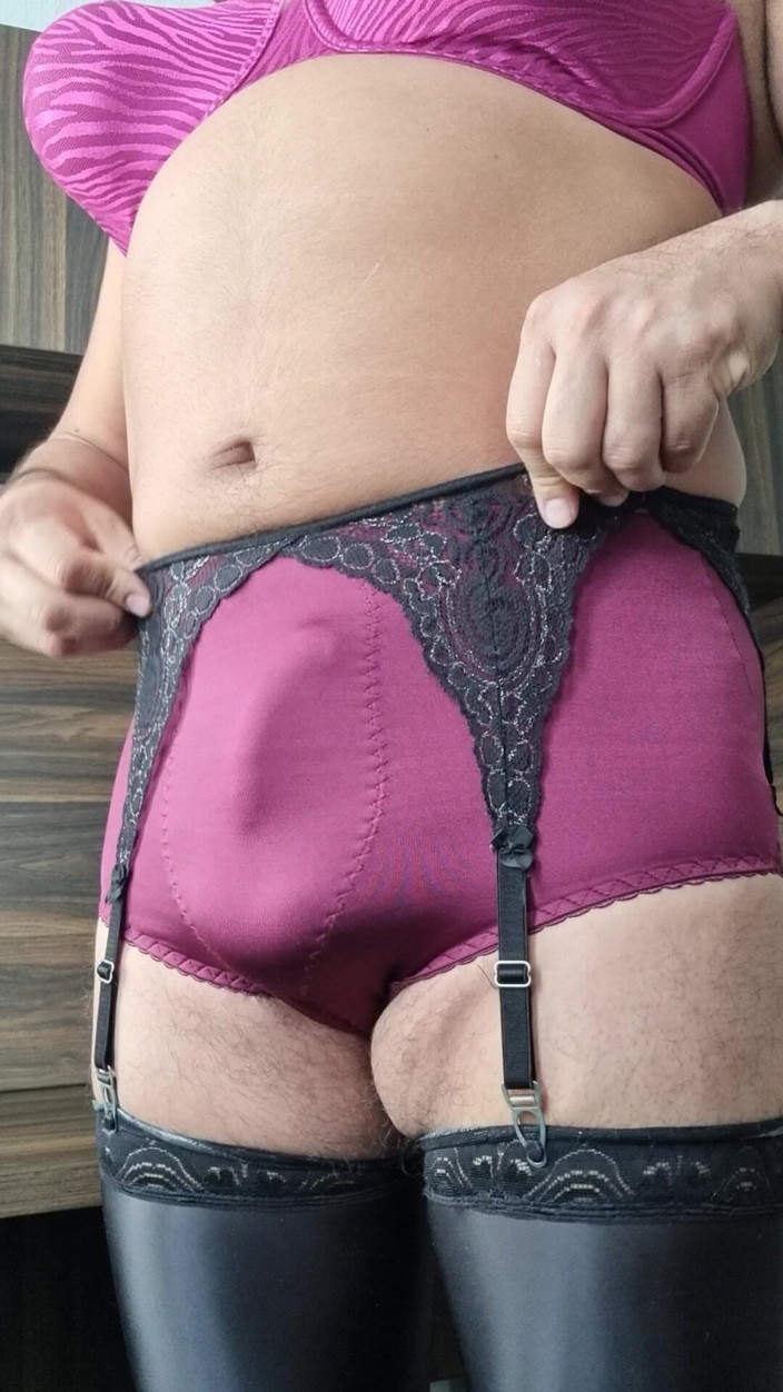 My panties: Vintage nylon underkläder, mostern låter oss se hennes underkläder medan...