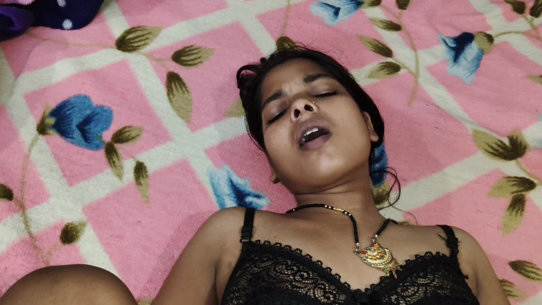 Nikku: India Sali Jija Ka en romance y sexo con pareja...