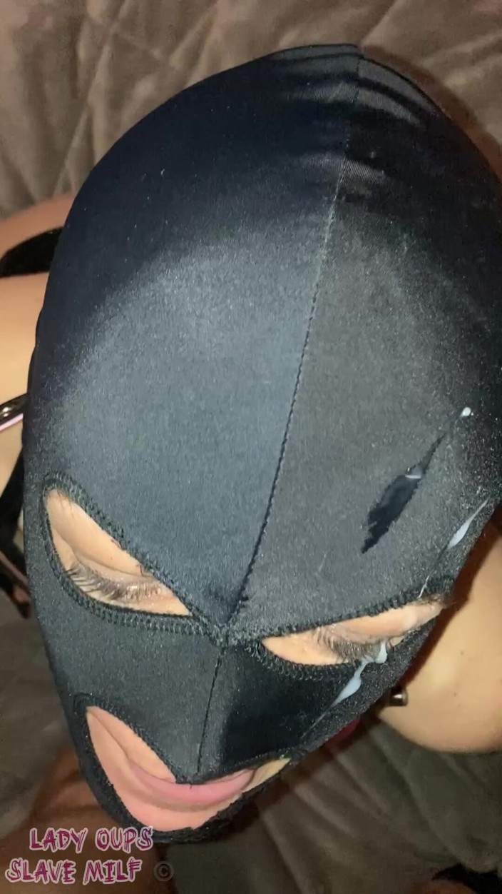 Lady Oups: Het Jävla Ansiktsbehandling Med Buttplug Och Munkavle