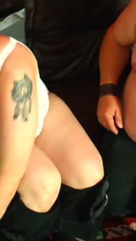 角質成熟したふしだらな女と巨乳は熱い負荷の味が大好き