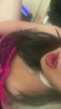 Krissy sweets mit schwanzring und anal spielzeug