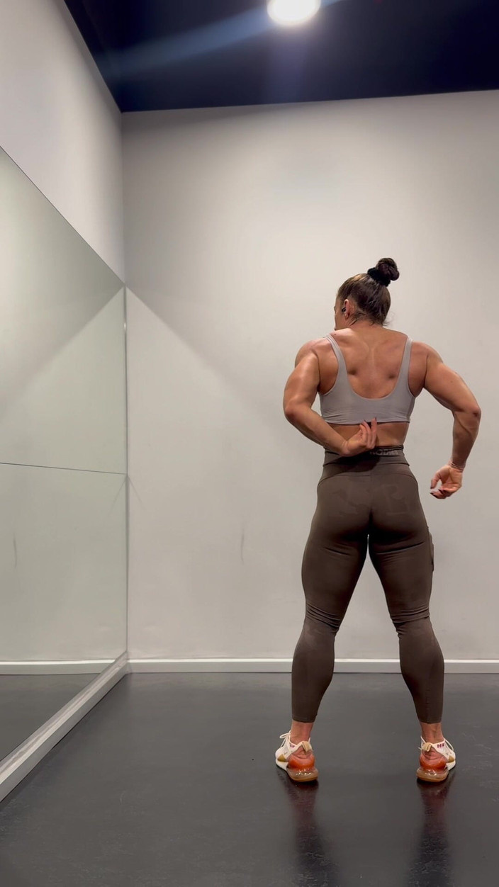 Alesyamuscledoll: М'які лінії. Жорсткі правила.