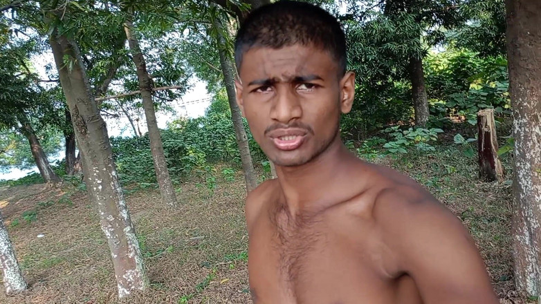 LinearOrnament35: Wzmocnij pośladki długimi treningami