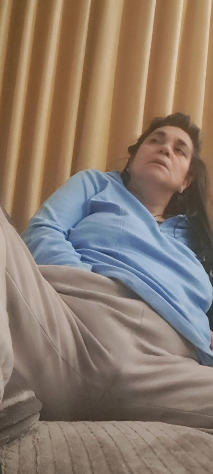 Mommy big hairy pussy: हस्तमैथुन करने के लिए आग्रह से आराम करना