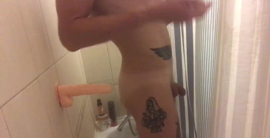 Falcon Al: 新品の20cmのおもちゃを買って、さっそく味わってみることにしました