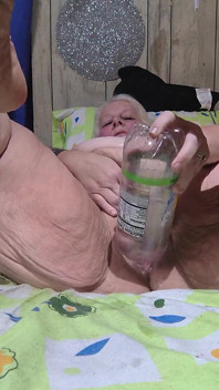 Damn She's Fucking a Bottle