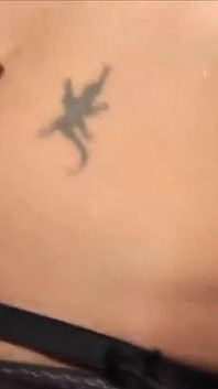 Busty blond striptiz w bieliźnie, aby zadowolić kutasa