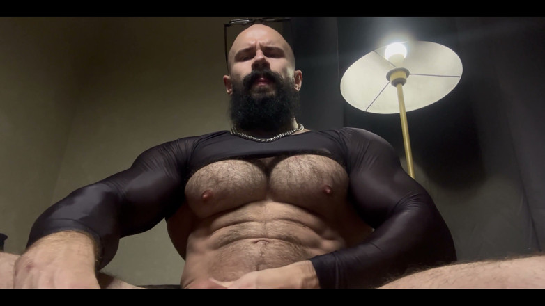 Mister Stone: Yarak üzerinde koyu ışık