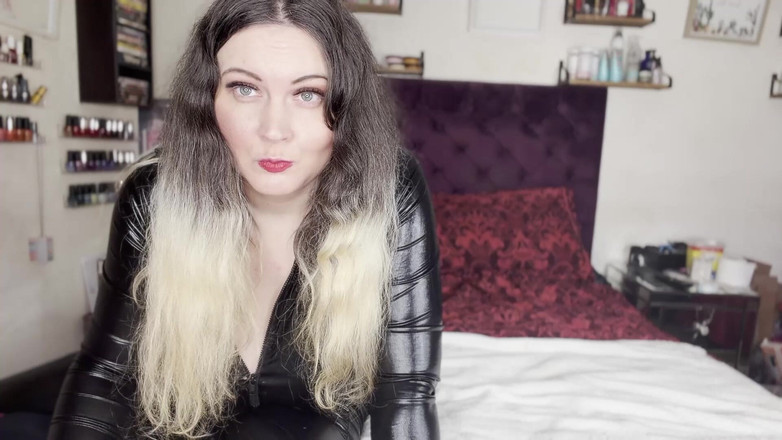 MissFFW: Mestra Ffw mija em uma tigela para mostrar perdedor