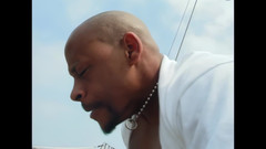 Out Sexxx: Orang buangan menjadi sibuk