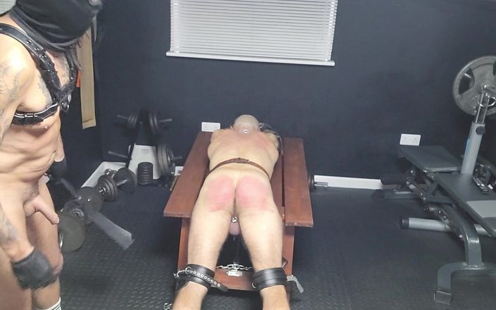 Sexydick: Dojrzały mężczyzna trenuje część 1