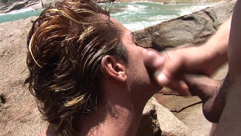 Bareback TV: Horny bald dude gets anally slammed and creampied outdoors