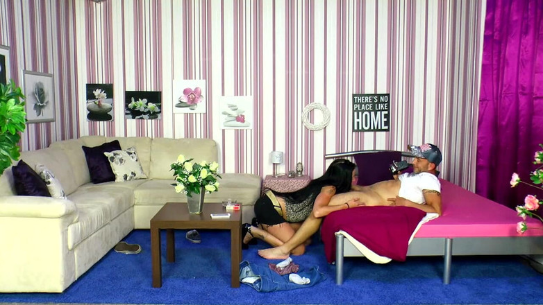 MCG Empire: Echte Duitse amateurs met mooie jonge sletten en milfs geneukt...