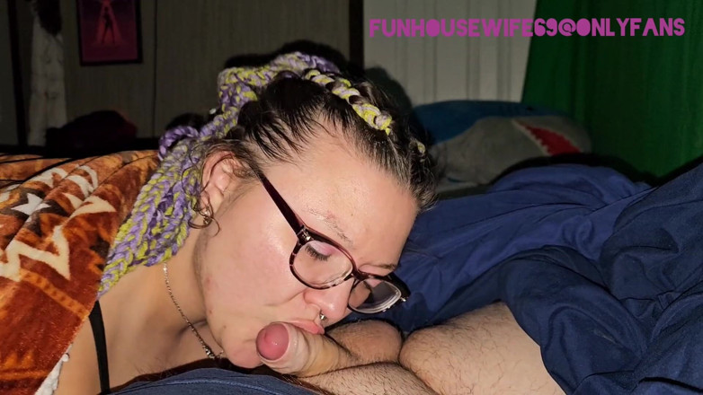 Funhousewife69: Muie după muncă goliți-i bilele și înghițiți toată încărcătura lui