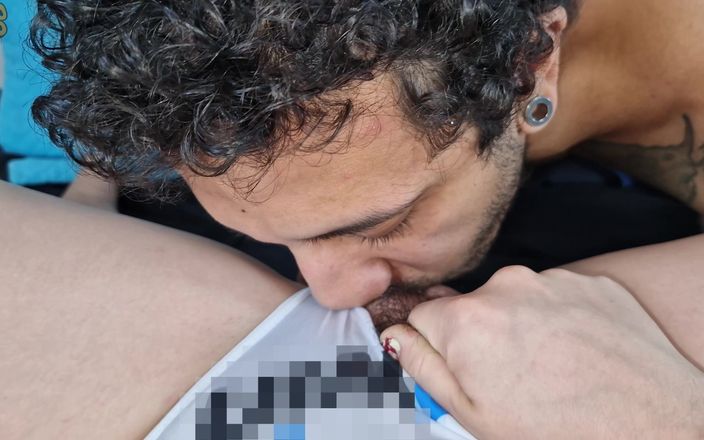 Mano Nico Official: Pochybuji, že se neuděláš s jejím orgasmem.