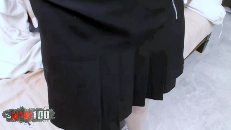 MMM100: Calia-b: Blondynka nastolatka zostaje ostro wyruchana w dupę