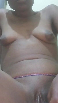 Kikky dan si cewek nakal ini lagi asik muasin memeknya pakai dildo sampai orgasme