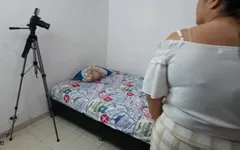 Mi offrono una proposta di lavoro come attrice porno in uno dei migliori produttori di contenuti e Finisce per scoparmi sborrata in faccia parte 1